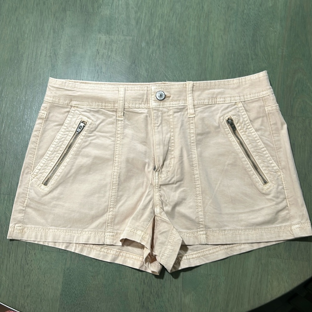 American Eagle shorties- khaki- size 6- NWT